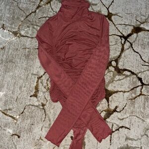 Chic Ruched Long Sleeve Top in Rust